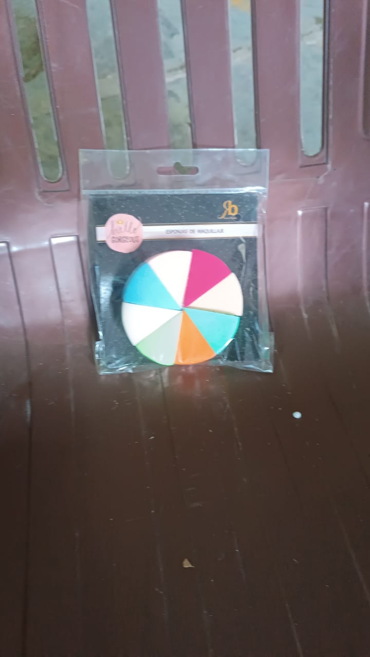 Triangle Makeup Sponge – 8 pcs set for Flawless Blending – view 8