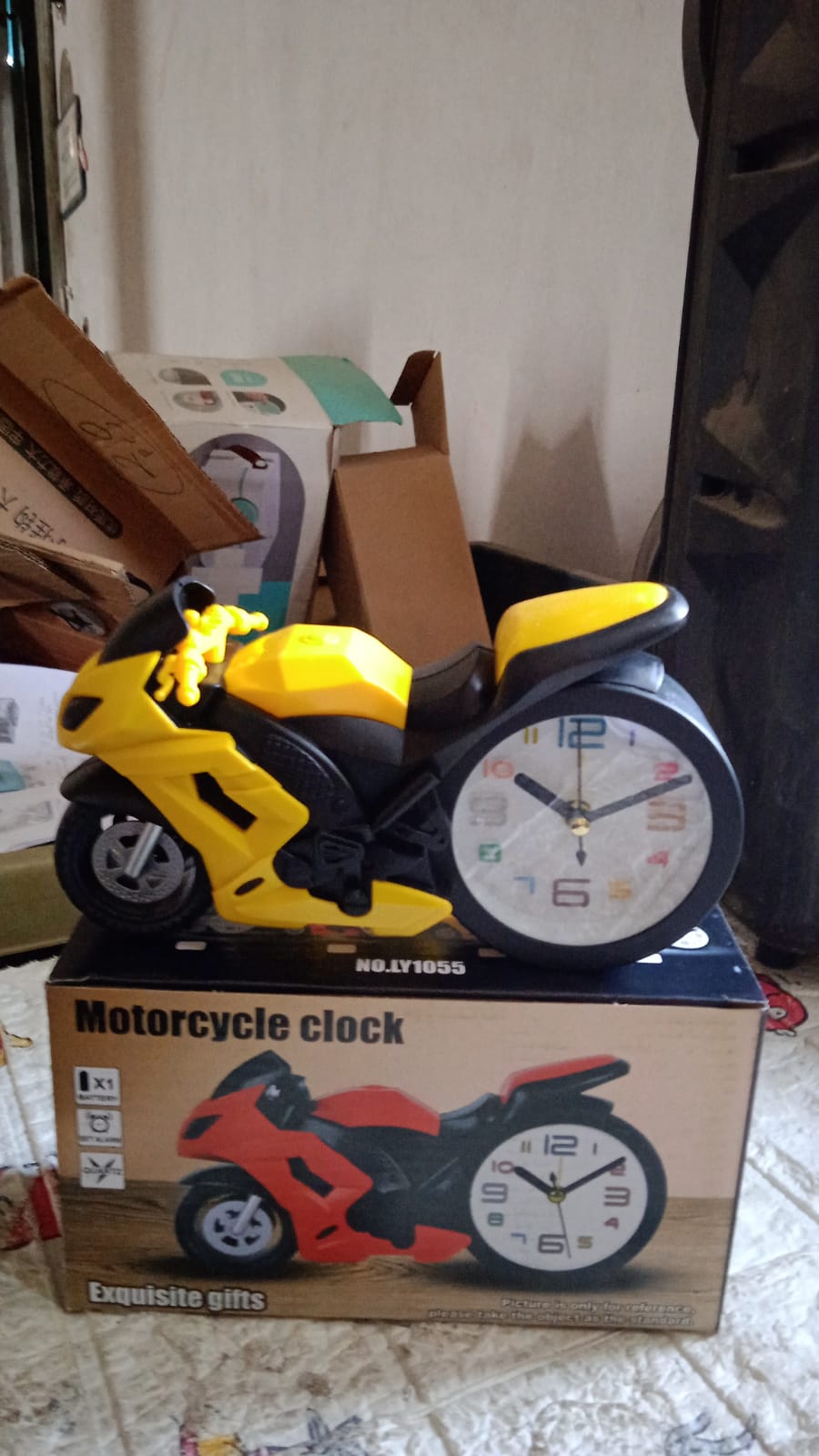 Retro Motorcycle Alarm Clock – Silent Engine Design – view 10