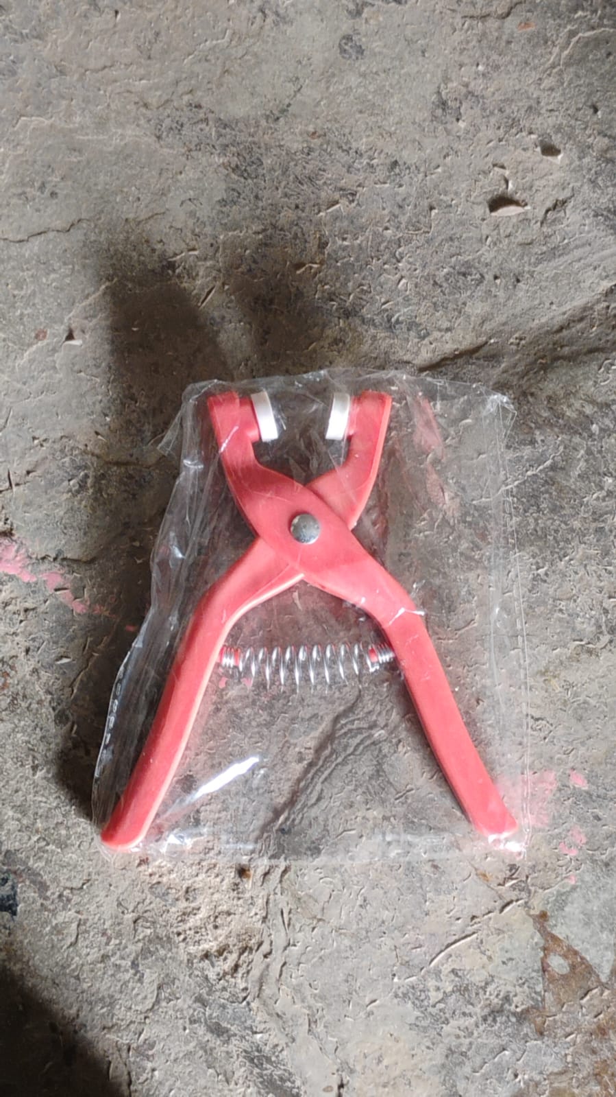 Eyelet Pliers – Fabric Hole Punch & Grommet Tool – view 7