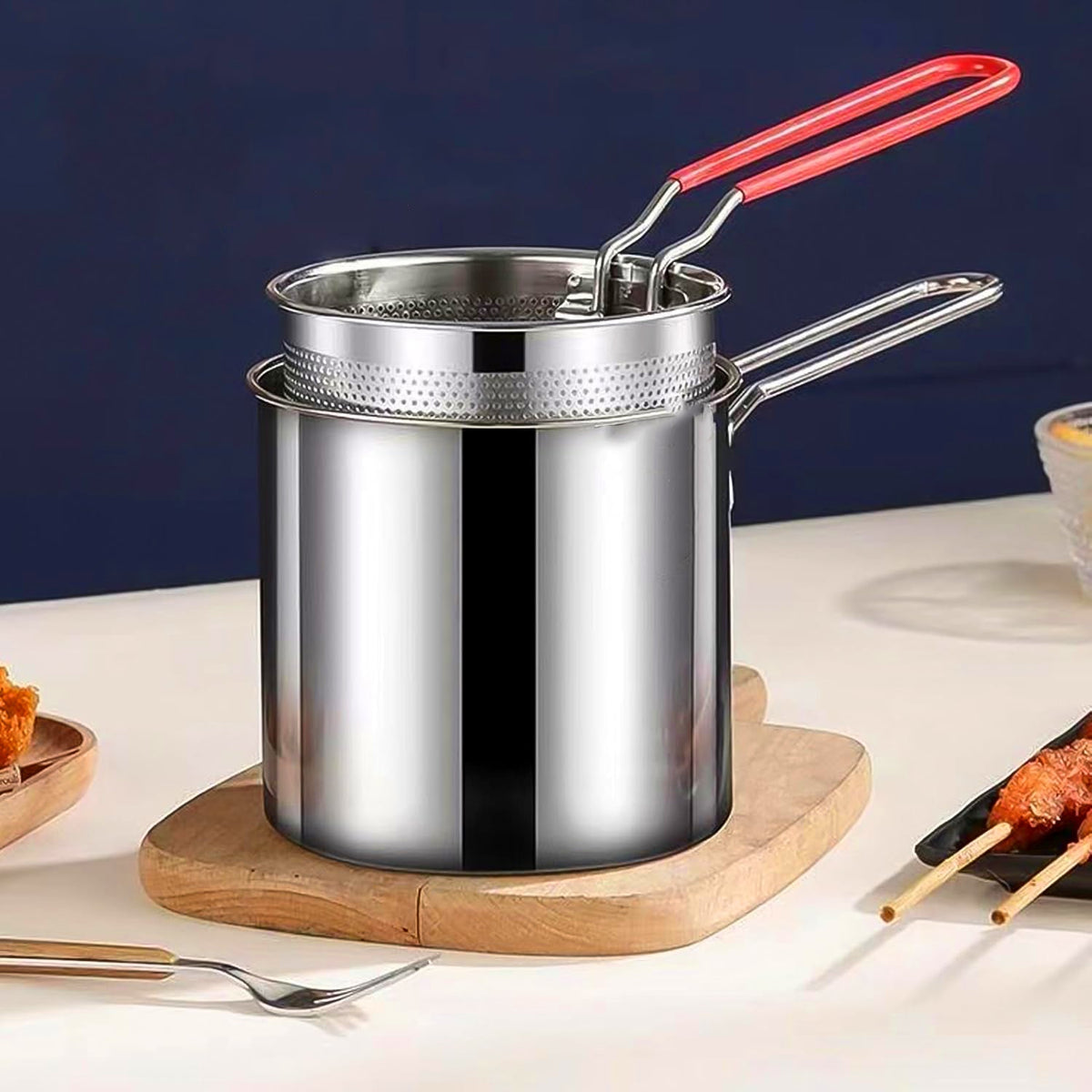 Deep Frying Pot – Stainless Steel with Strainer Basket – close-up
