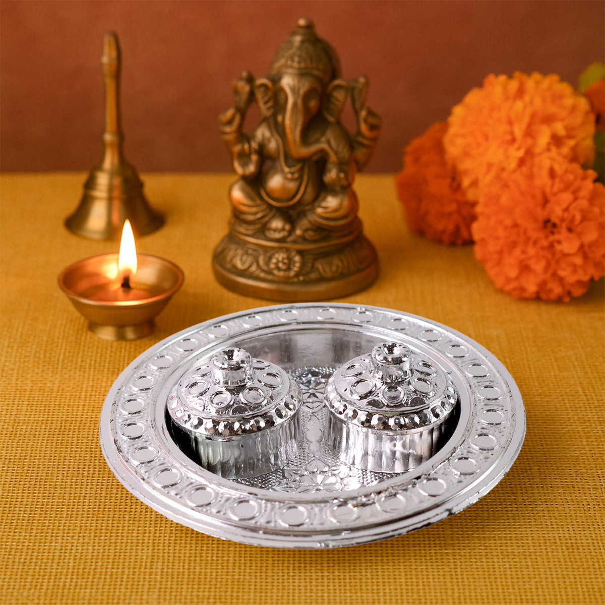 Kumkum Thali Holder – Small Round Puja Plate – detail view