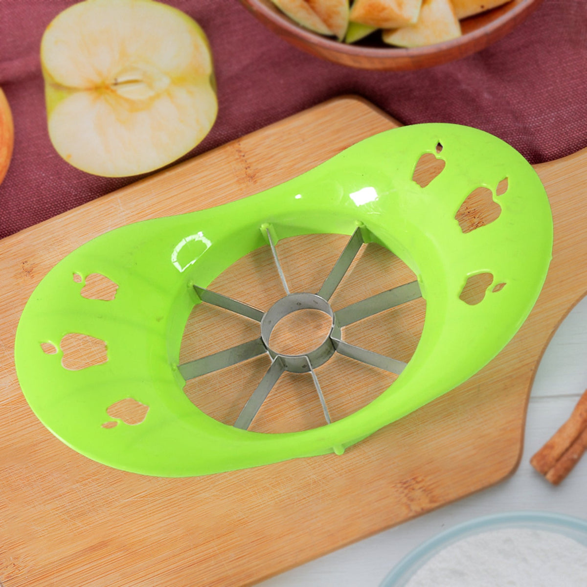 Apple Cutter – 8 Stainless Steel Blades for Easy Slicing – detail view