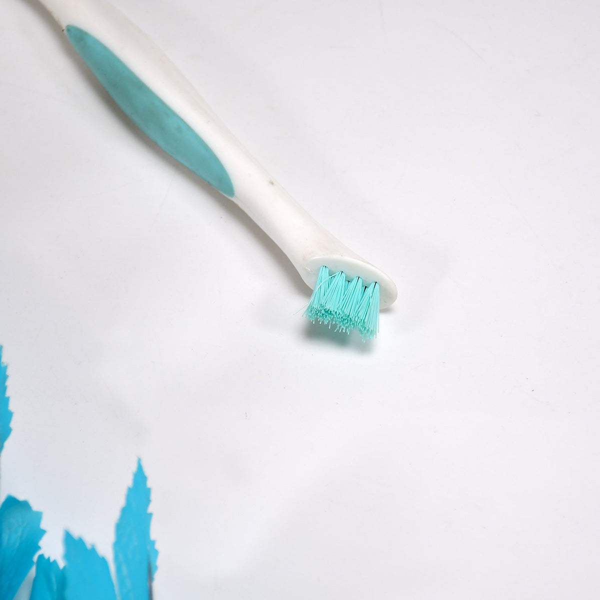 Multipurpose Cleaning Brush – Dual-Sided & Ergonomic – detail view