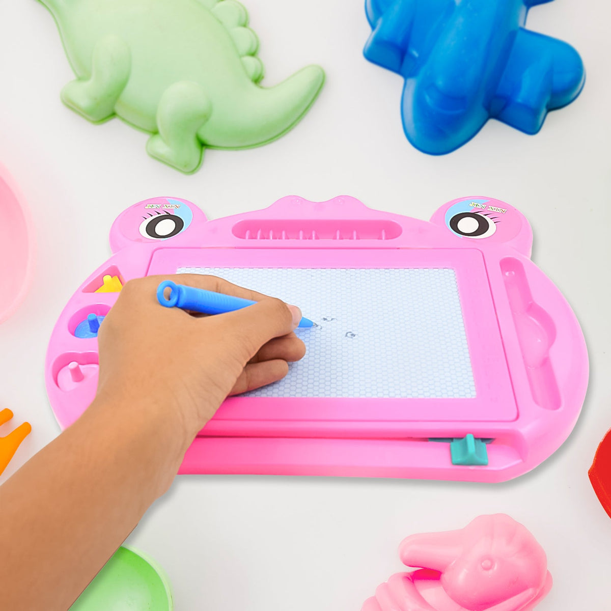 Magic Sketch Board – Erasable Drawing Pad for Kids – close-up