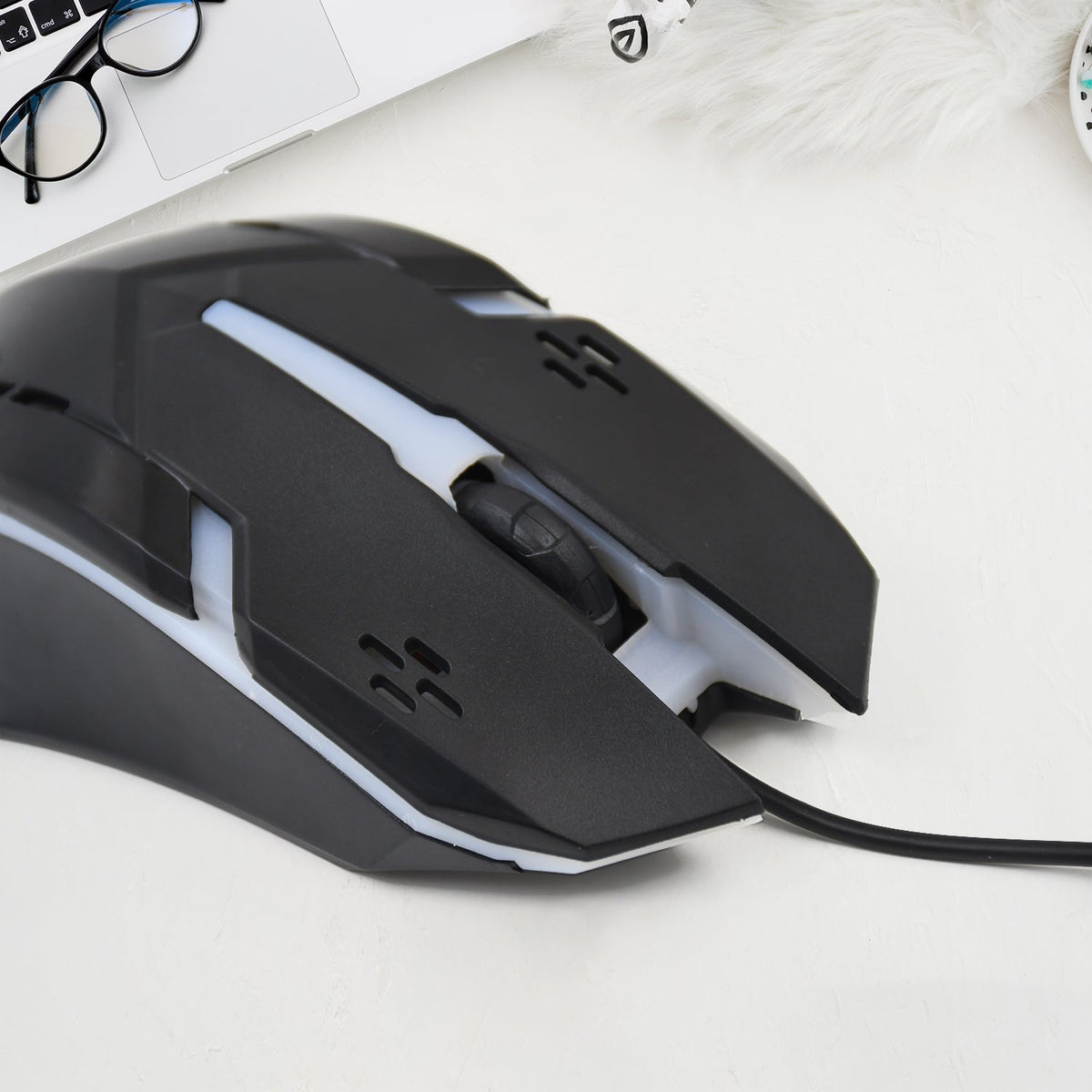 Wired Optical Mouse – Comfortable, Precise Tracking – close-up