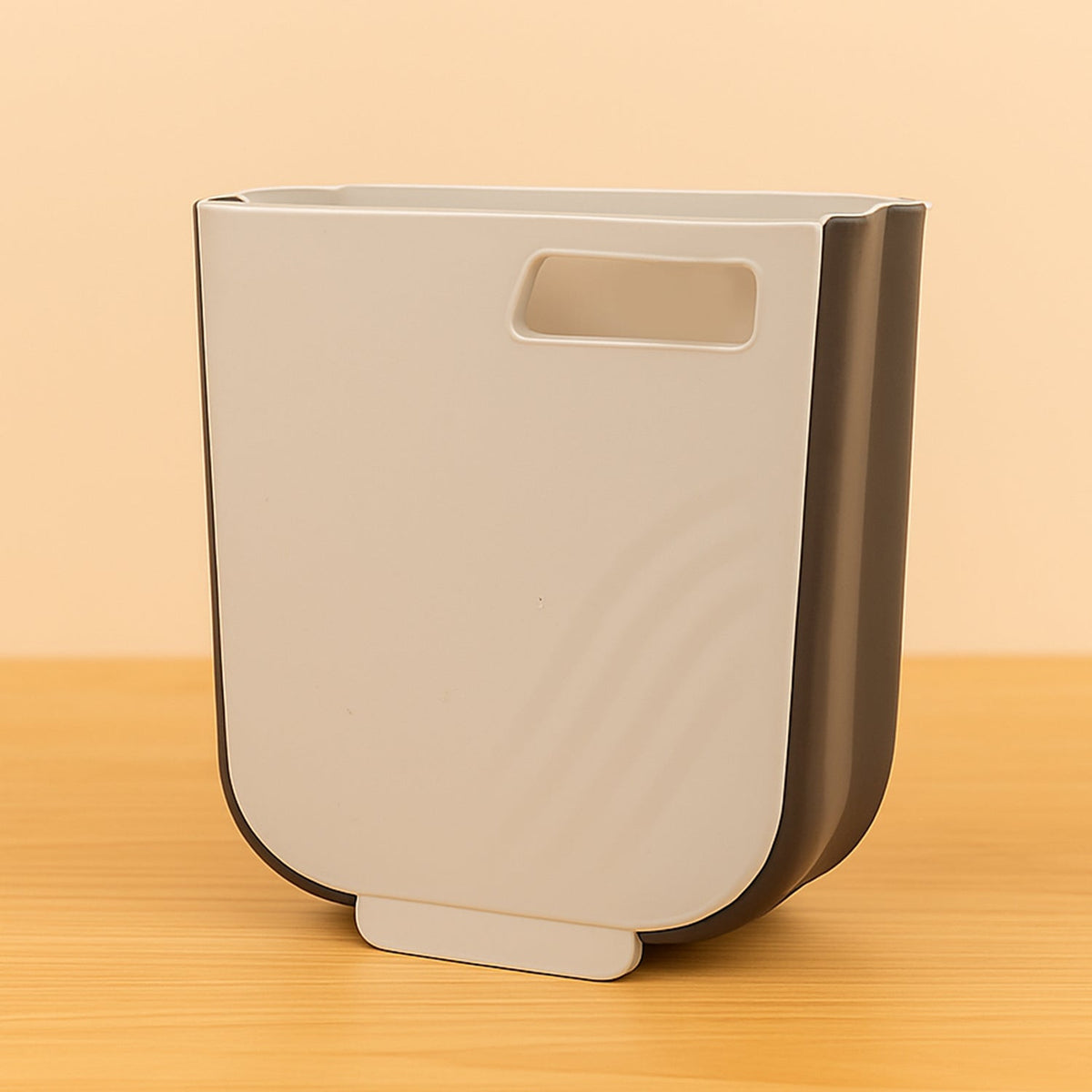 Hanging Trash Can – Collapsible & Portable – close-up