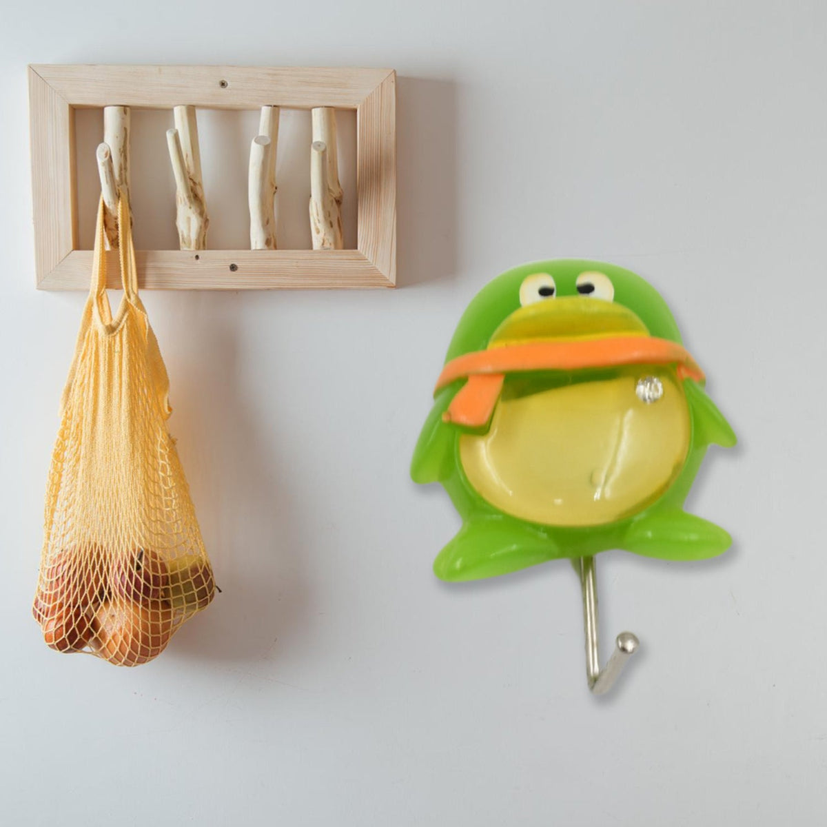 Self-Adhesive Wall Hooks – Multipurpose Frog Design – close-up