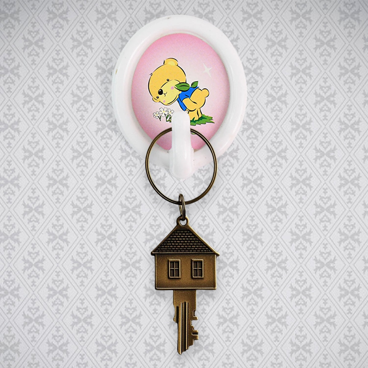 Smiley Wall Hooks – Multipurpose Self-Adhesive Organiser – close-up