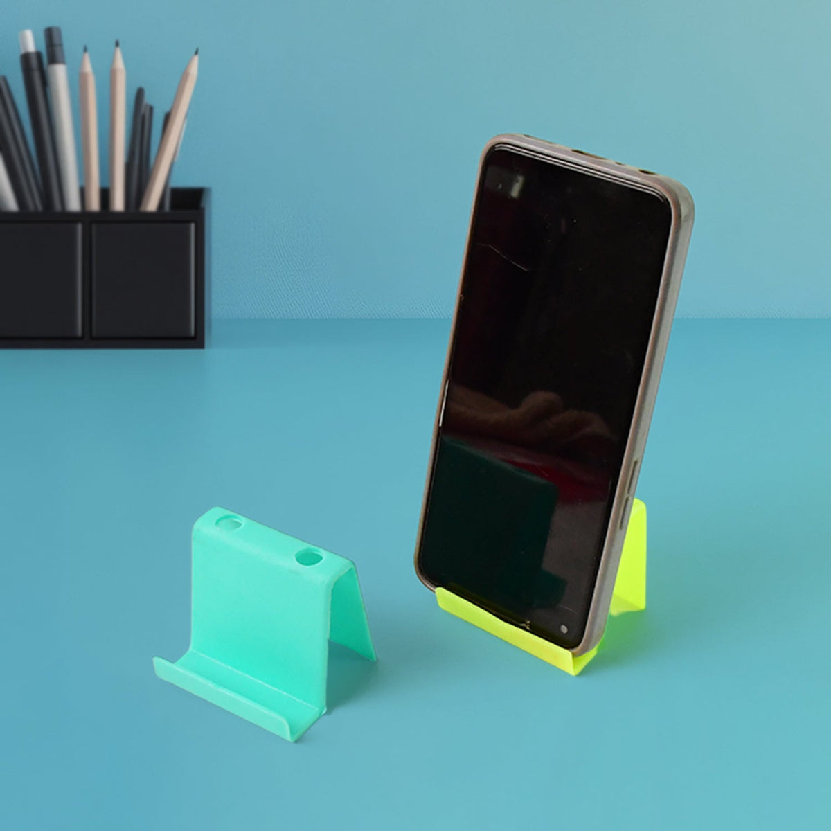 Mobile Phone Stand & Pen Holder – Compact Desk Organizer – detail view