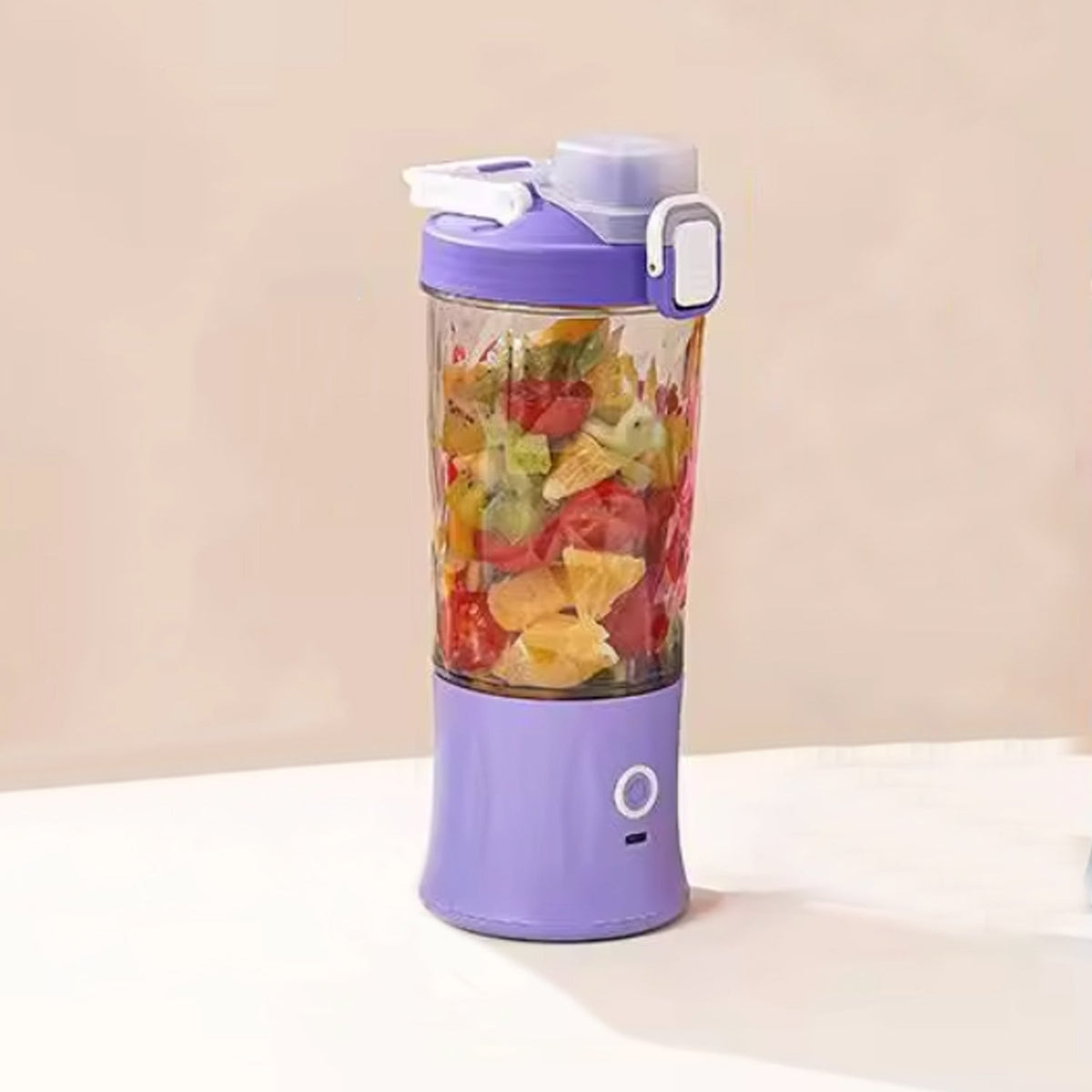 Portable Juicer – USB Rechargeable, 8 Blades & 600ml – close-up