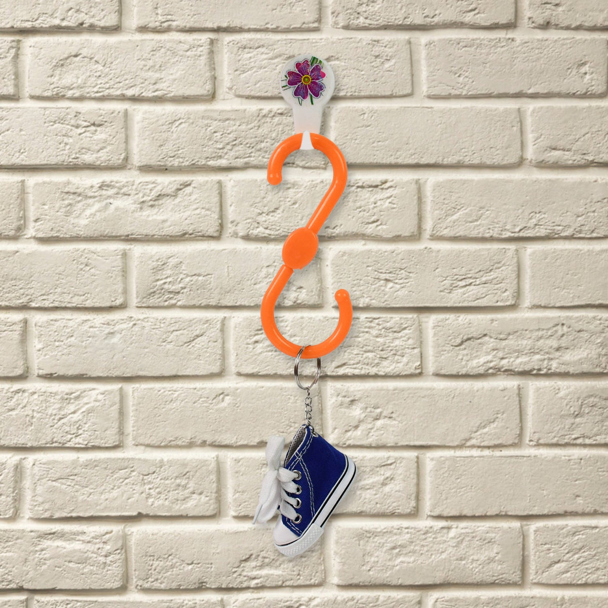 S Shape Plastic Hooks – Heavy Duty Hanging – close-up