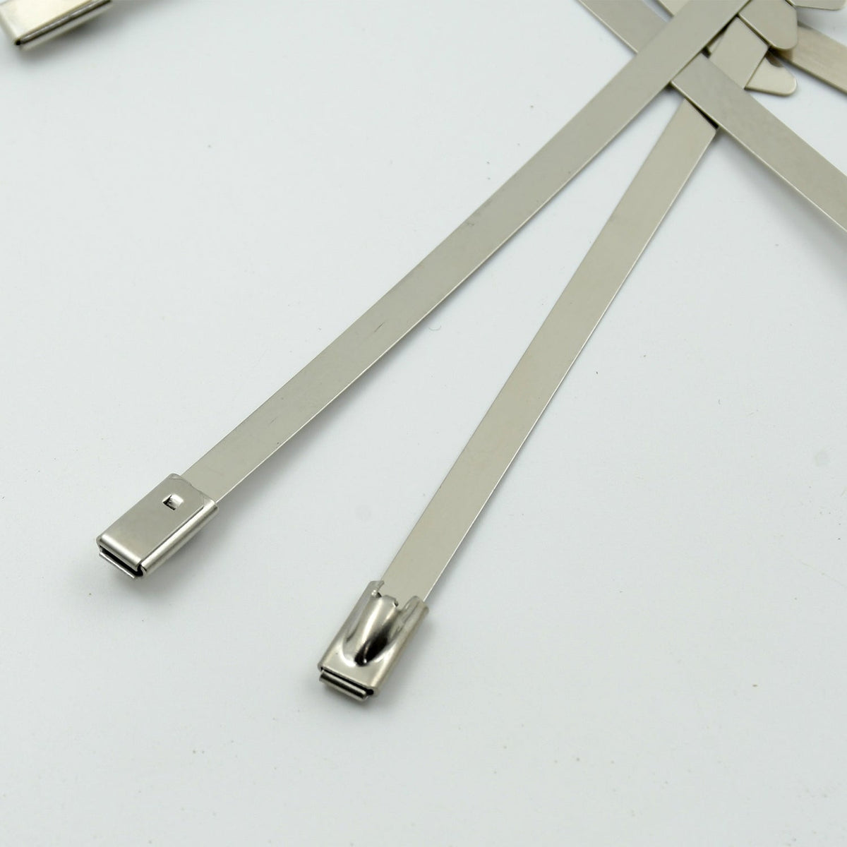 Stainless Steel Cable Tie – Multipurpose 10-Pc set – close-up