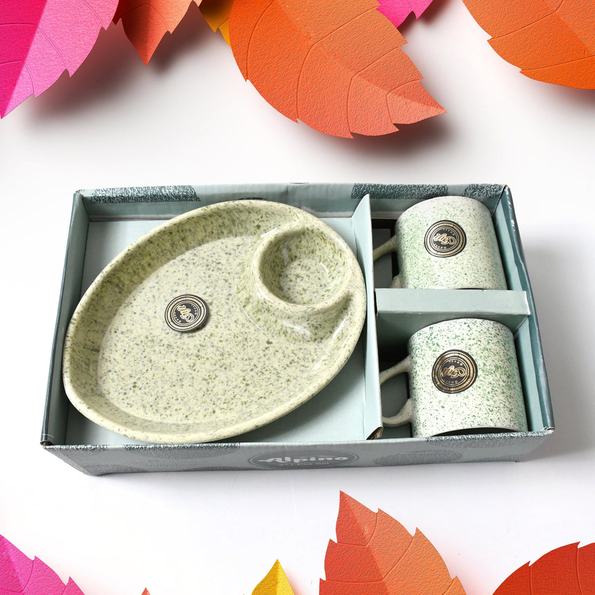 Ceramic Tea/Coffee Cup set – 3-Piece with Platter – close-up