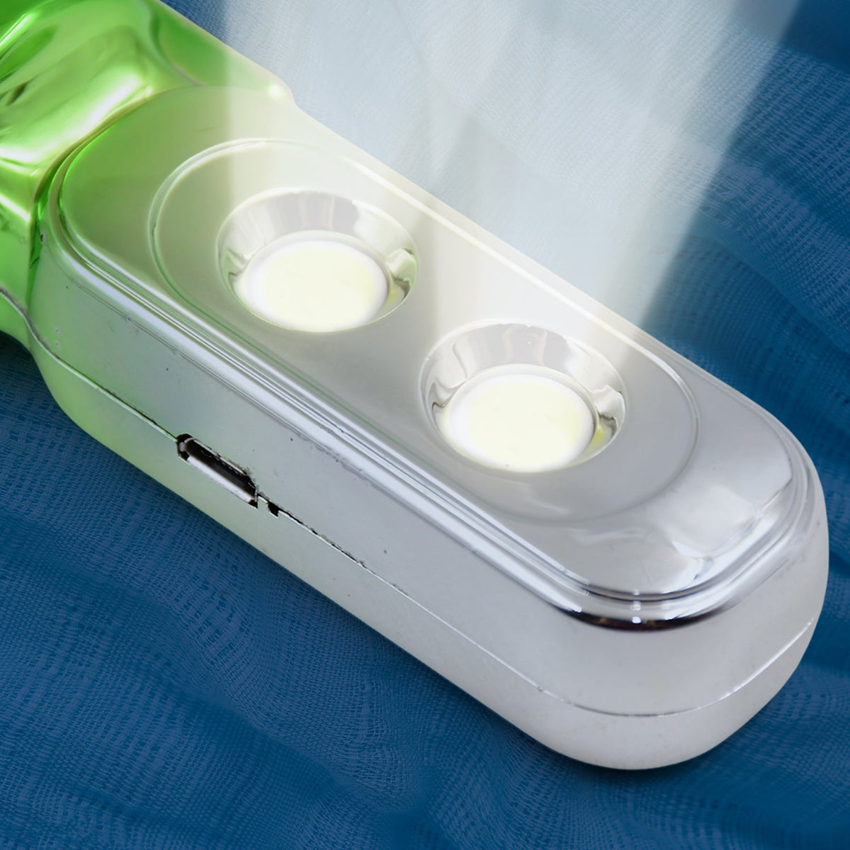 USB Rechargeable Torchlight – 3 LED Multi-Function – close-up