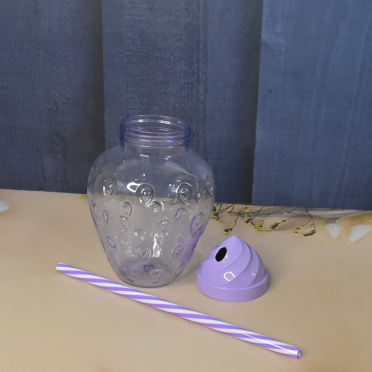 BPA-Free Plastic Drinking Cup – Durable & Portable – detail view