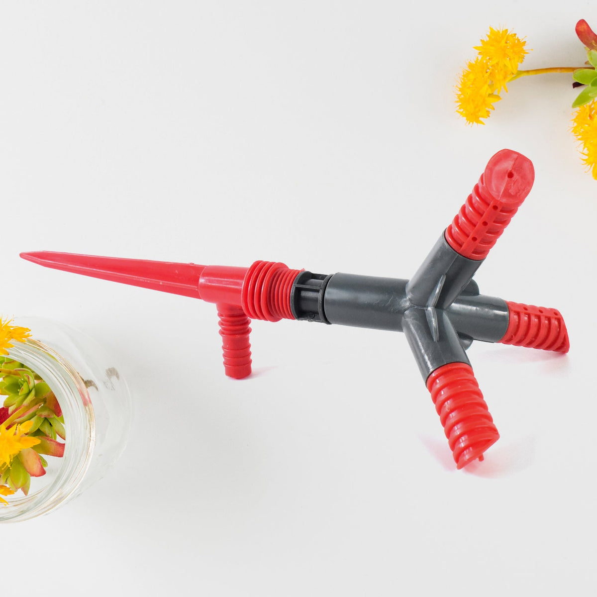 Efficient Rotating Garden Sprinkler – 3 Arm 360° Coverage – detail view