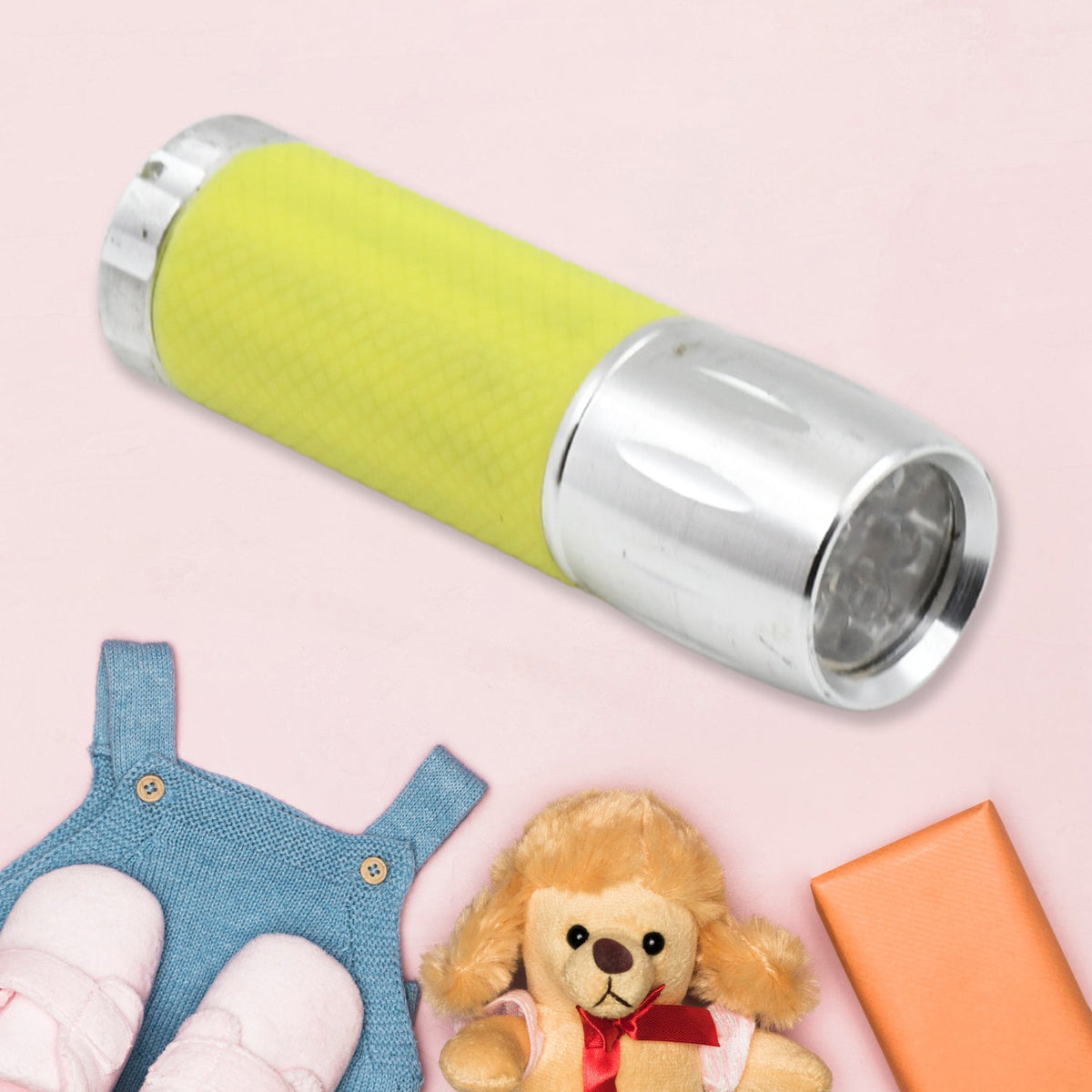 Mini LED Flashlight – High Lumen Pocket Torch – detail view