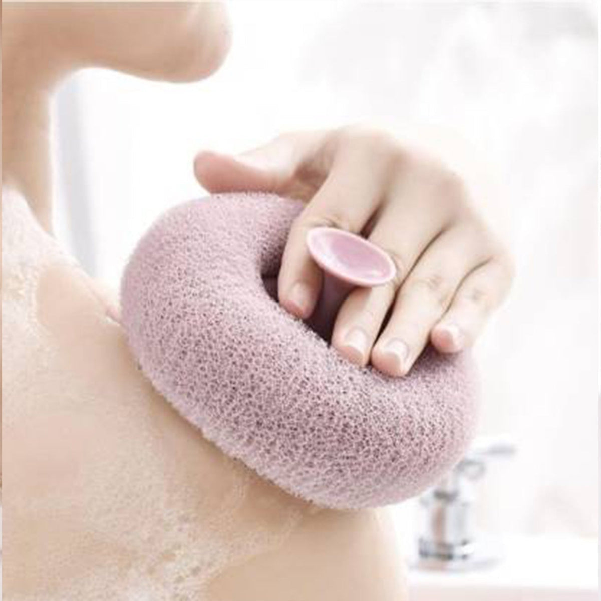 Flower Bath Sponge – Soft Exfoliator with Suction Cup – close-up
