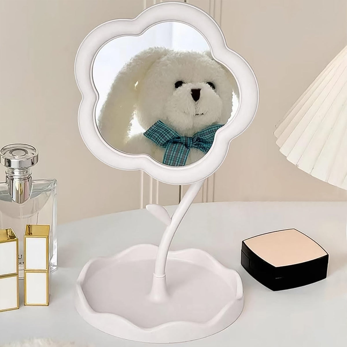 Flower-Shaped Makeup Mirror – Rotatable Vanity Mirror – detail view