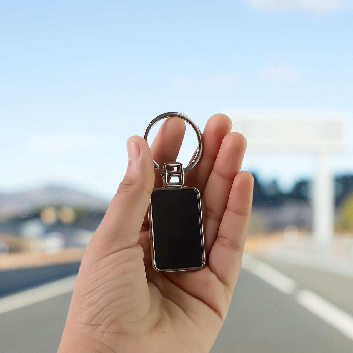 Rectangular Metal Keychain – Durable Black & Silver Design – detail view
