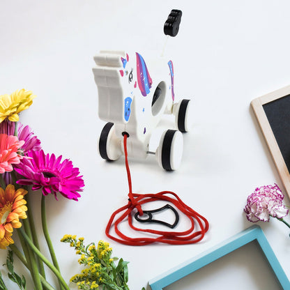 Unicorn Pull Along Toy – Encourages Toddler Walking – close-up