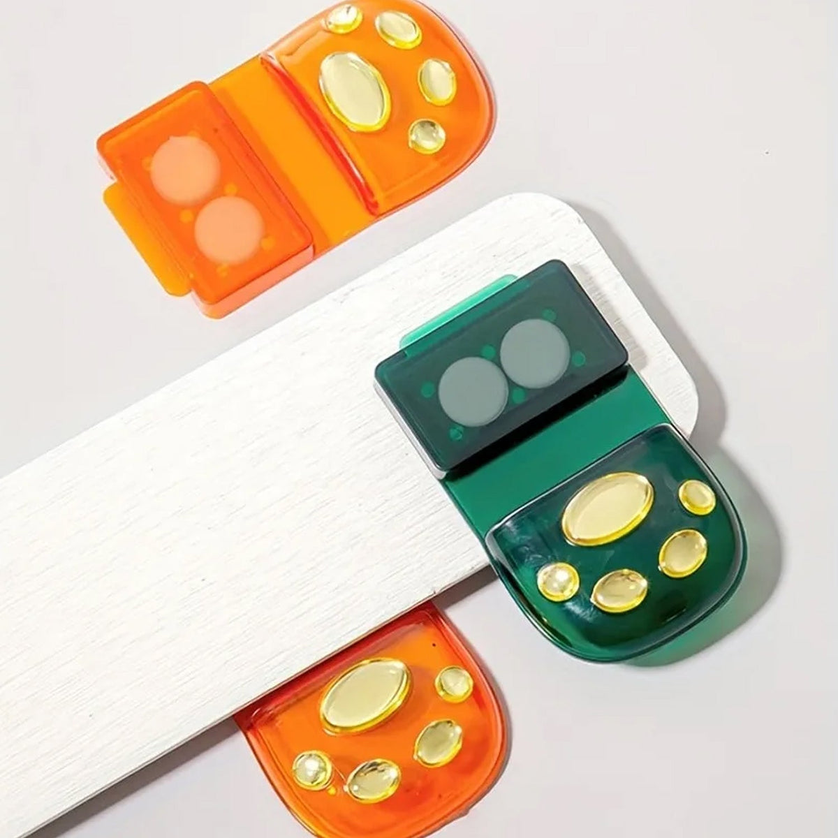 Hygienic Toilet Lid Lifter – Fragrance, Self-Adhesive – close-up