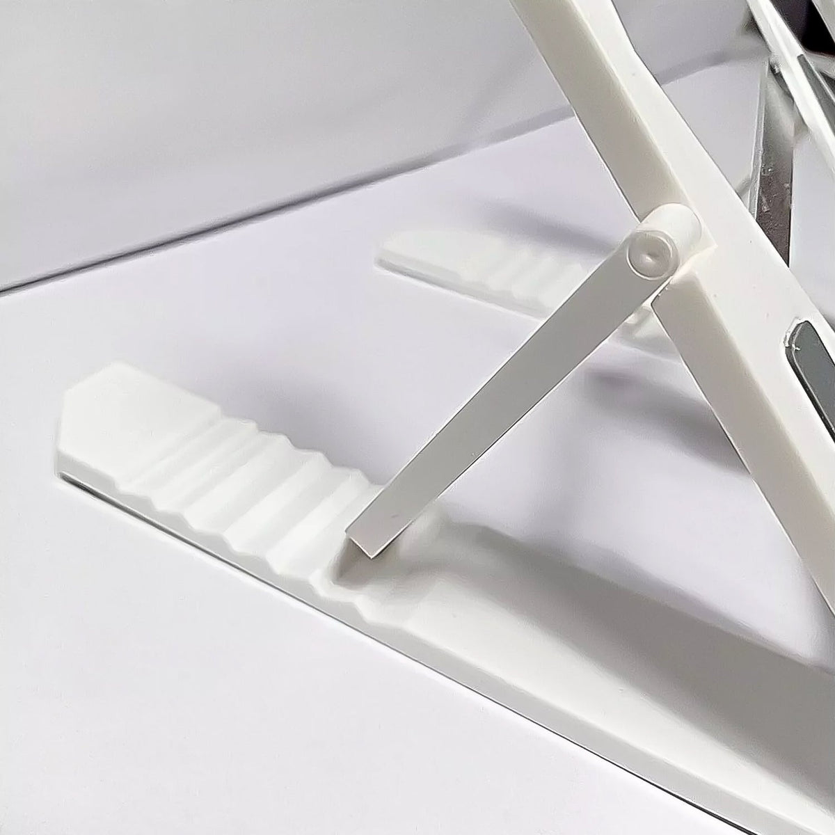 Adjustable Mobile Stand – Ergonomic Foldable Holder – close-up