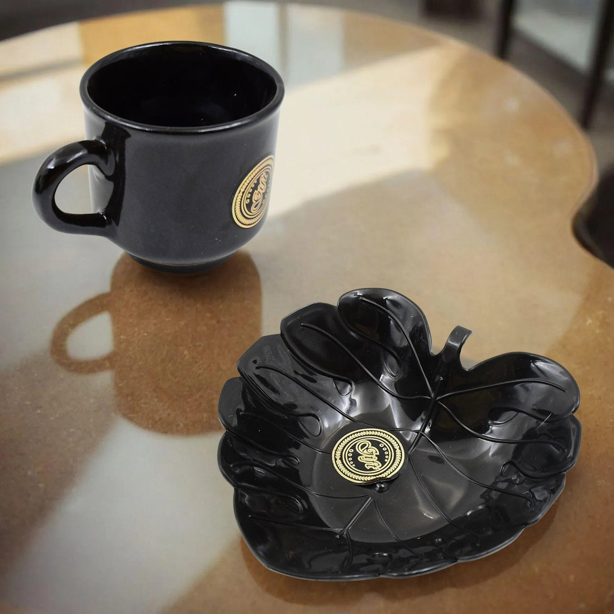 Ceramic Tea Cup set – 8-Piece with Leaf Serving Bowls – detail view