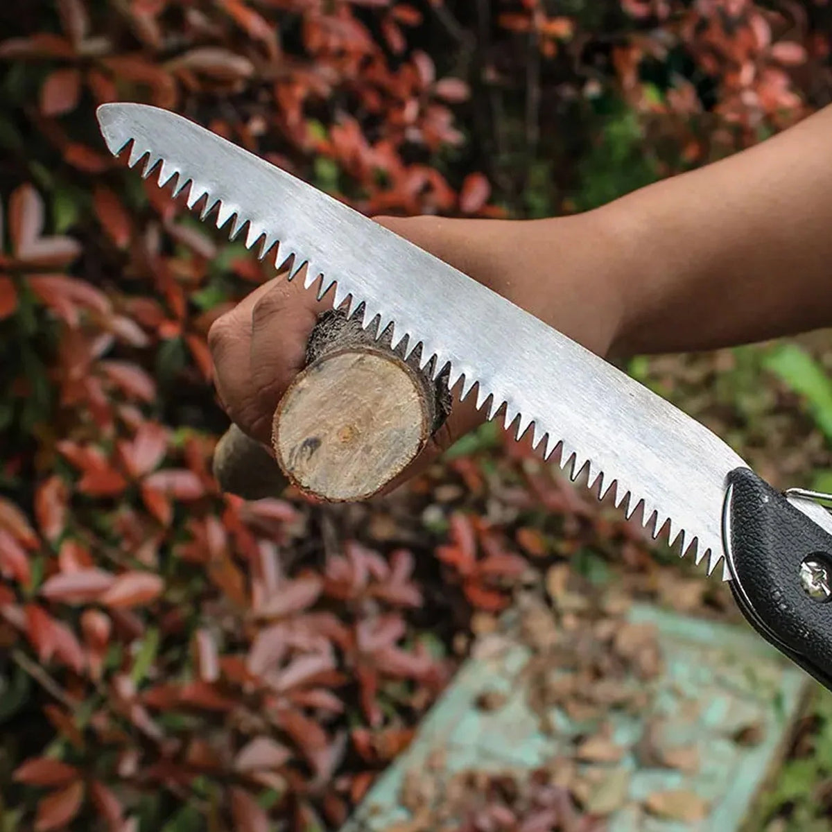 Folding Handsaw – Multi-Purpose Pruning Tool