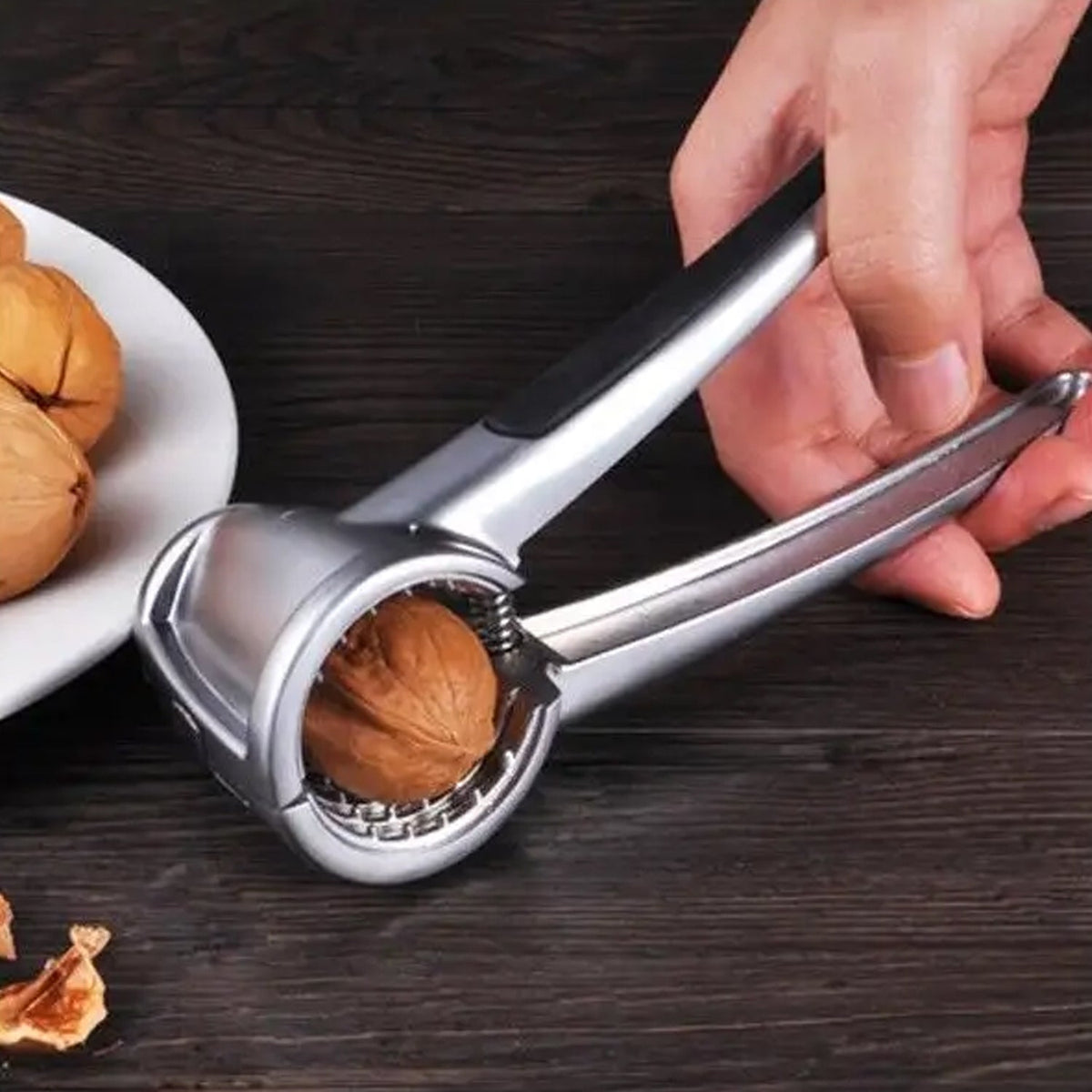 Walnut Cracker – Die-Cast Stainless Alloy Nut Tool