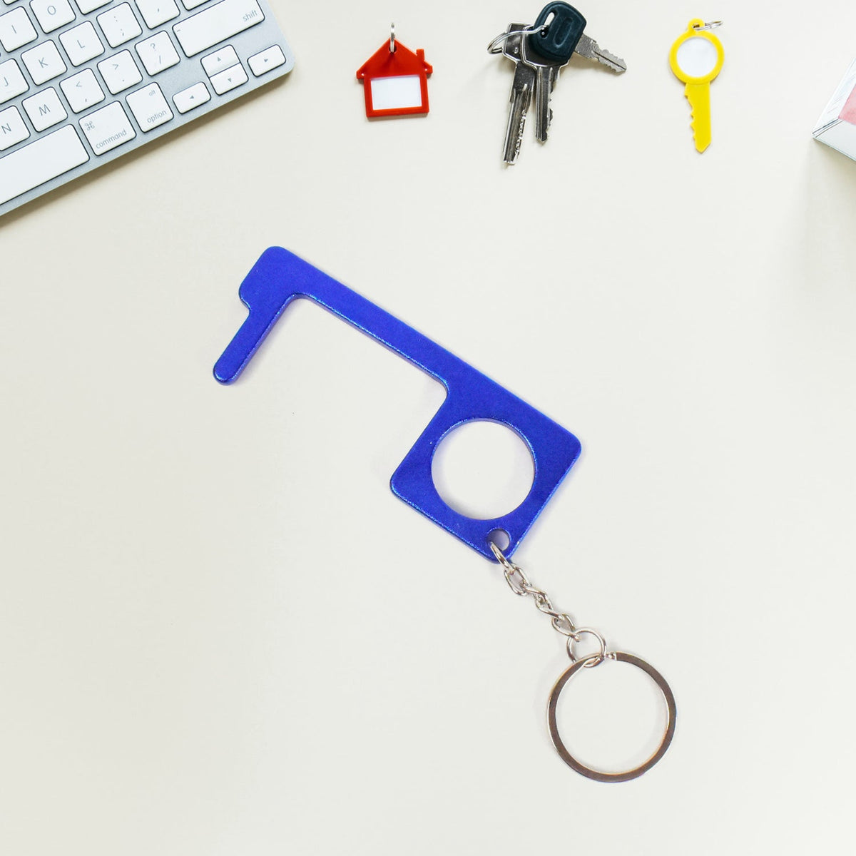 Safe Touch Tool Keychain – Metal Door Opener – close-up