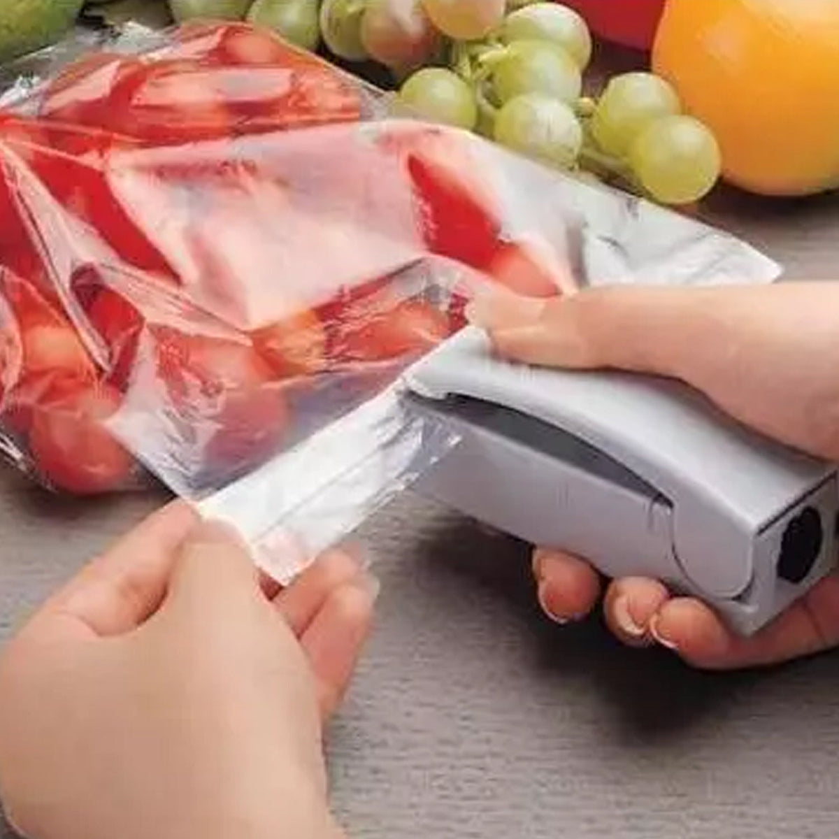 Plastic Bag Sealer – Mini Portable & Handy Sealing Machine – detail view