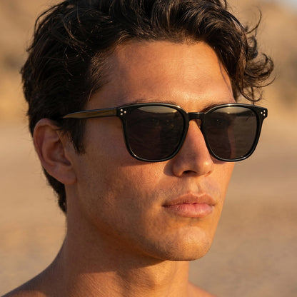 Classic black sunglasses style for men and women