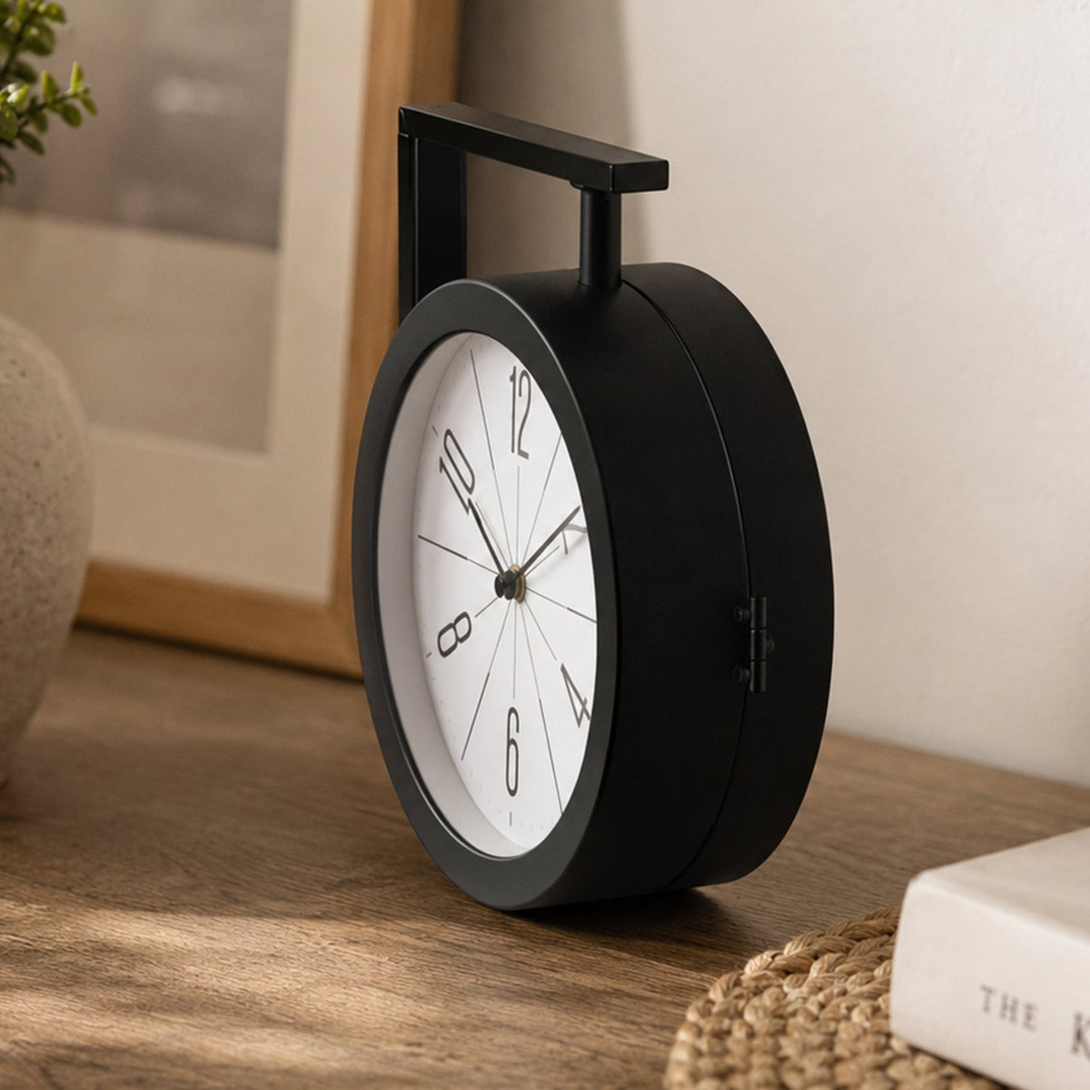 2 in 1 Modern Round Double Sided Railway Station, Vintage – close-up