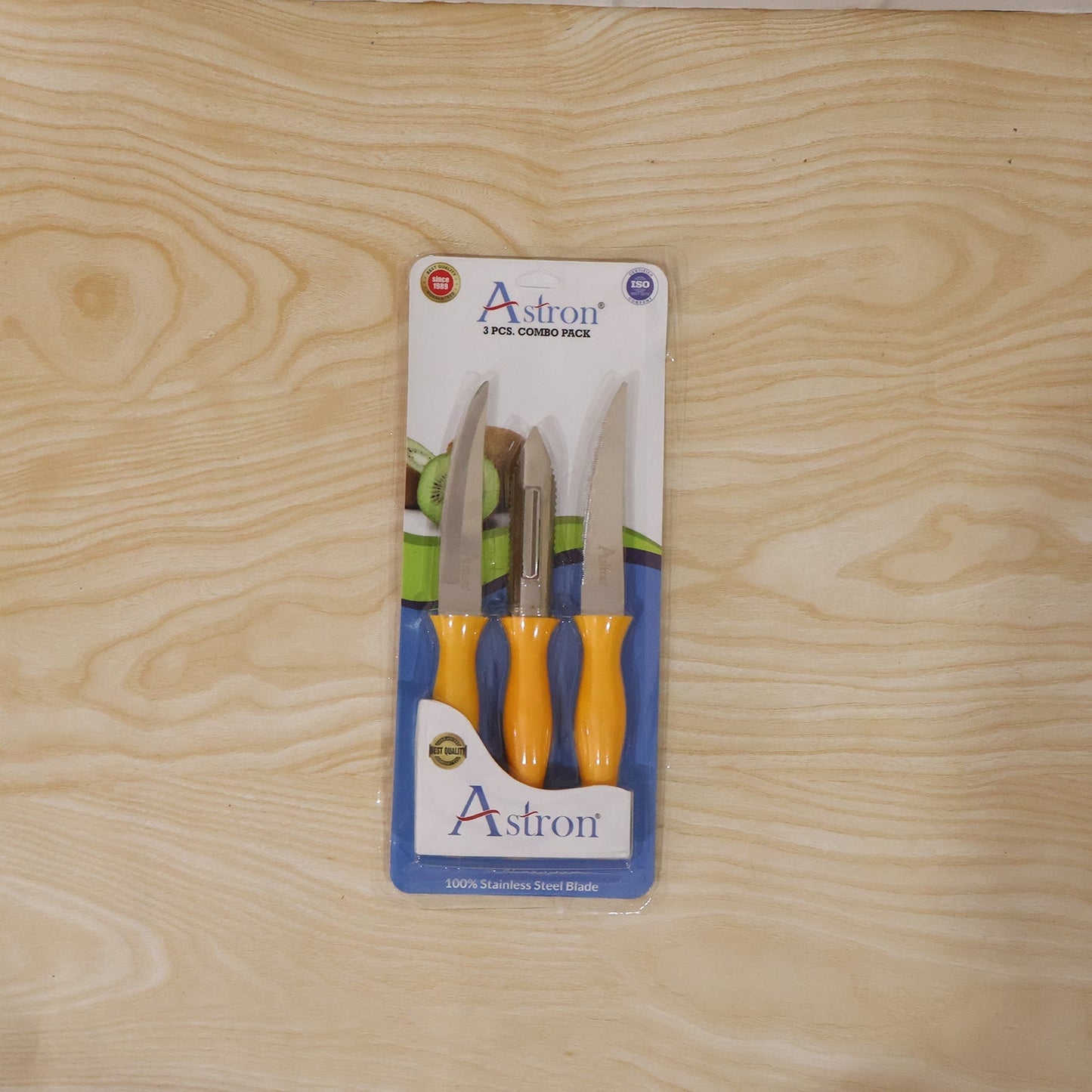 Kitchen knife and peeler set for daily use