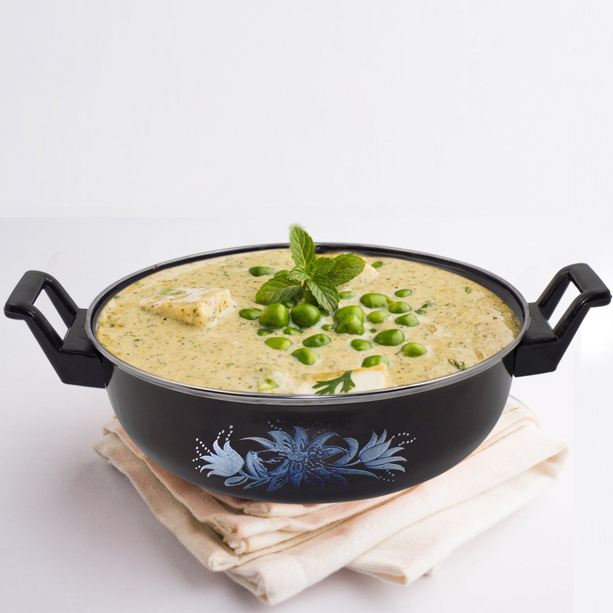 Cast Iron Kadai – Traditional 14 inch Durable Pan – detail view
