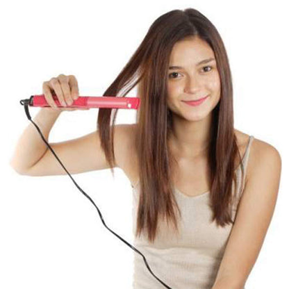 2-in-1 Hair Straightener & Curler – Ceramic Plates – close-up