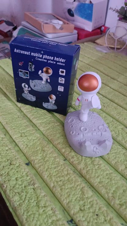 Astronaut Phone Holder – 3D Spaceman Design, Resin – view 8