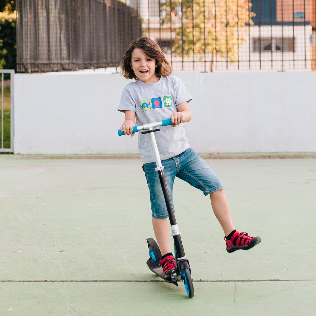 Kids Foldable Scooter – Adjustable Height & LED Wheels – detail view