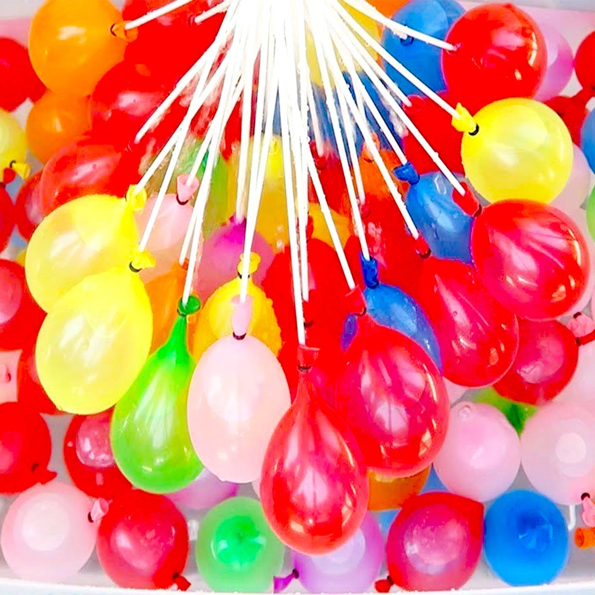 Holi Water Balloons – 111 pcs Self-Tying Fun – detail view