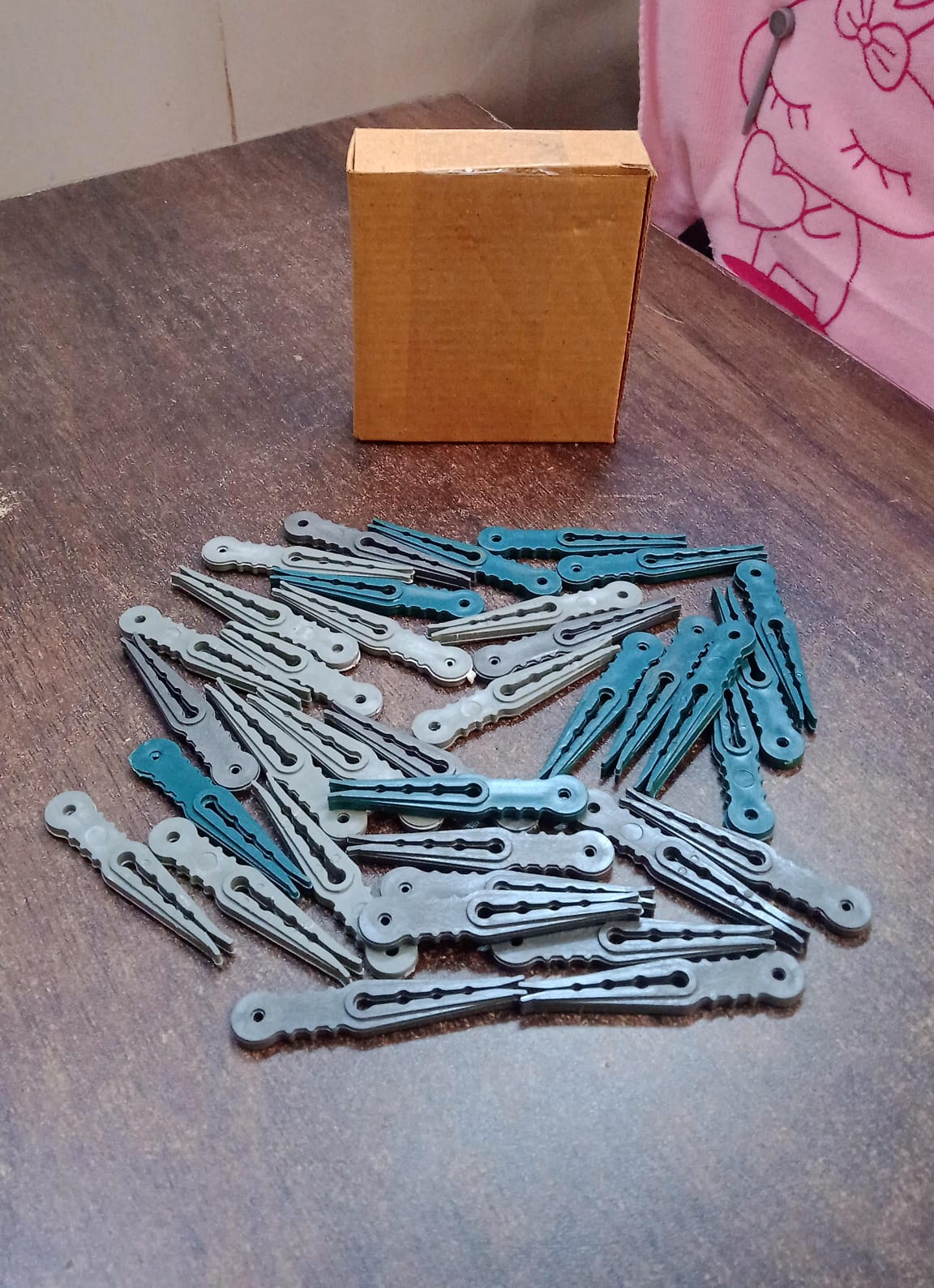 Plastic Cloth Pegs (36 Pcs) – Multipurpose & Strong – view 7