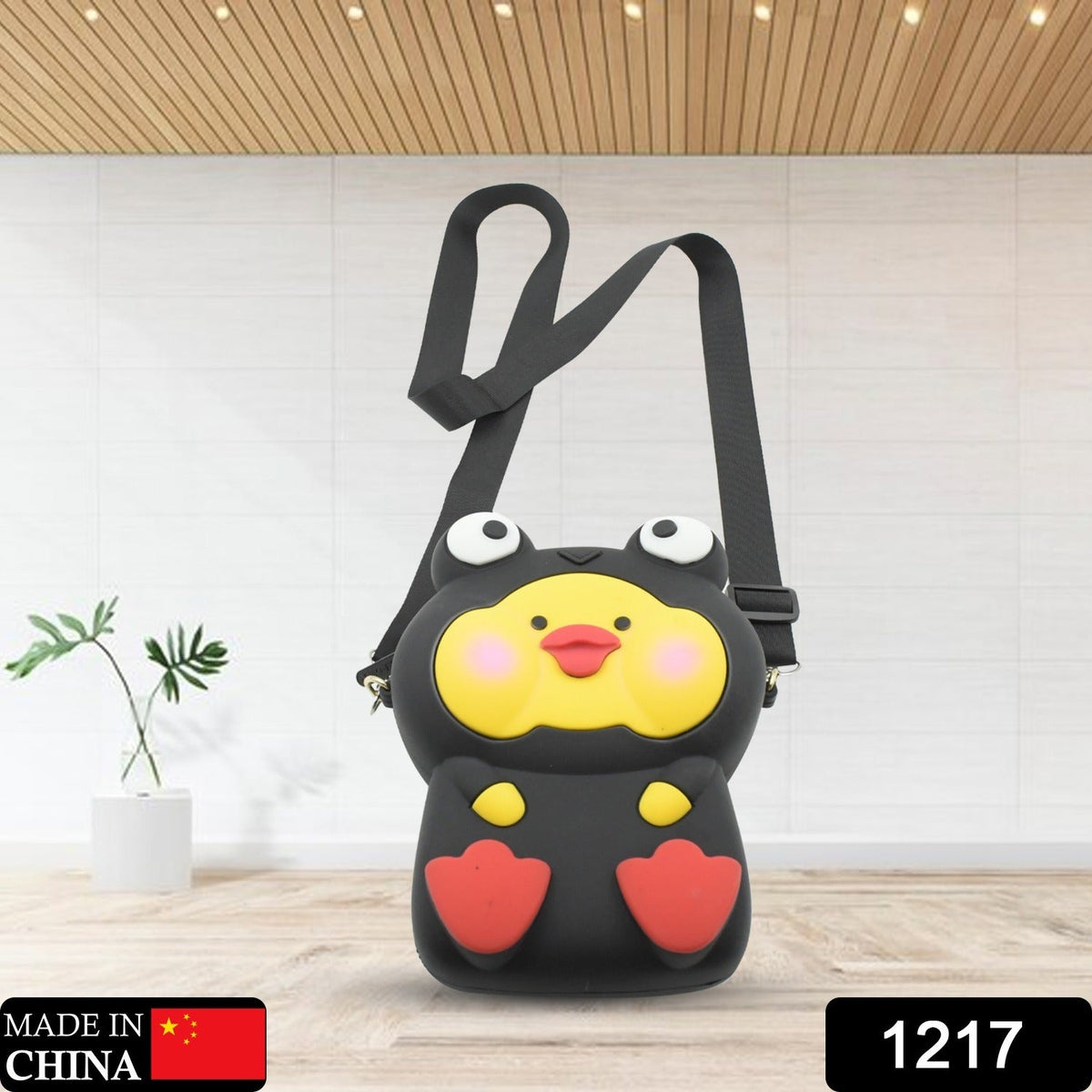 Cartoon Girls Backpack – Mini Silicone Shoulder Bag – close-up
