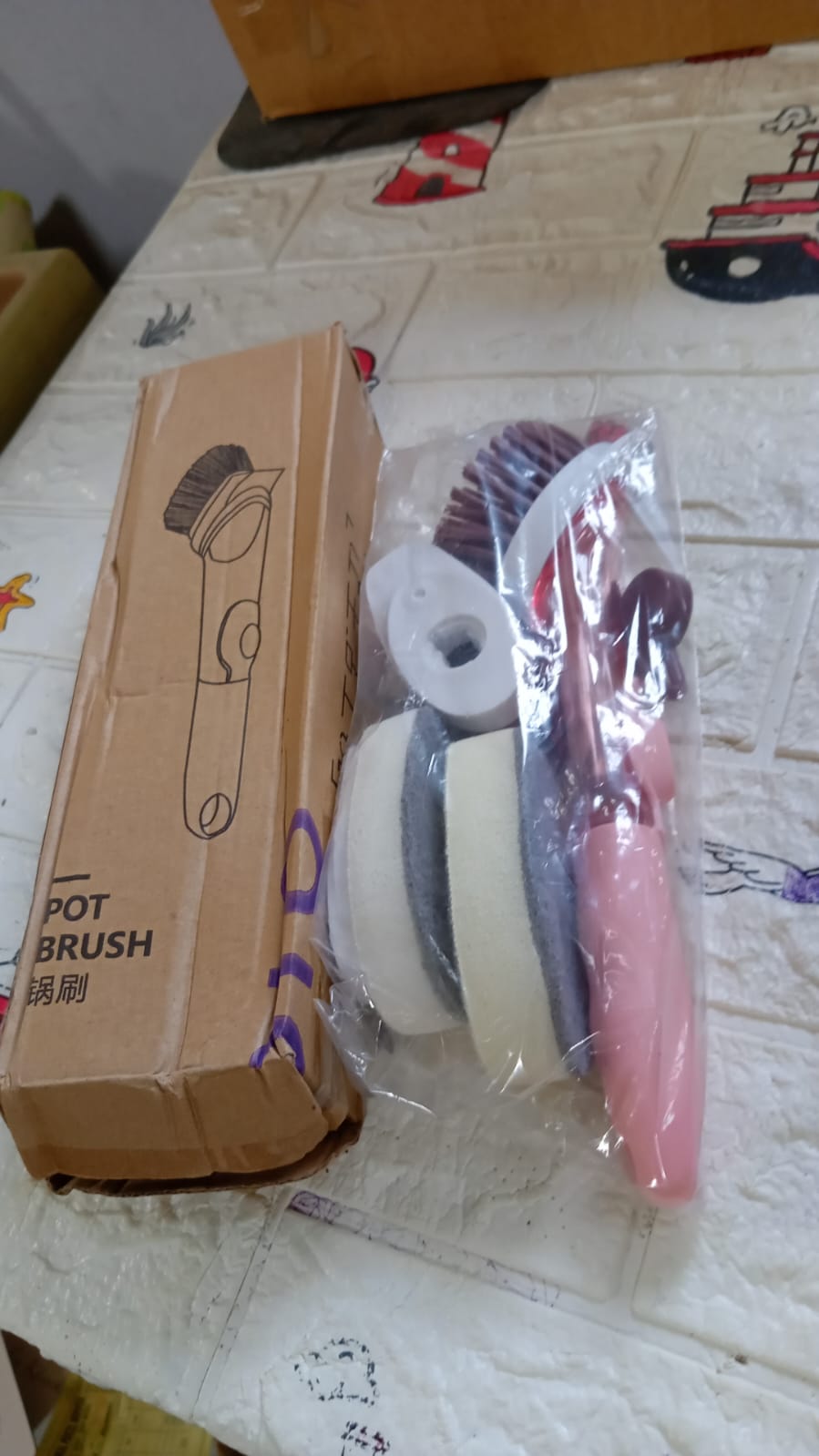 Soap Dispensing Dish Brush – 1 Handle & 3 Refills – view 7