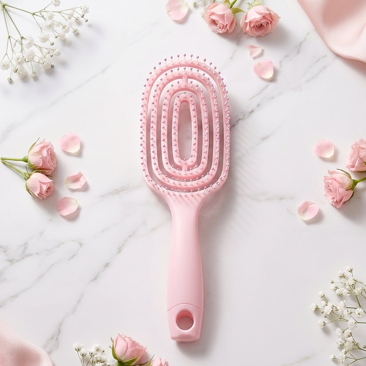 Effective detangling action of the men's hair brush on hair.