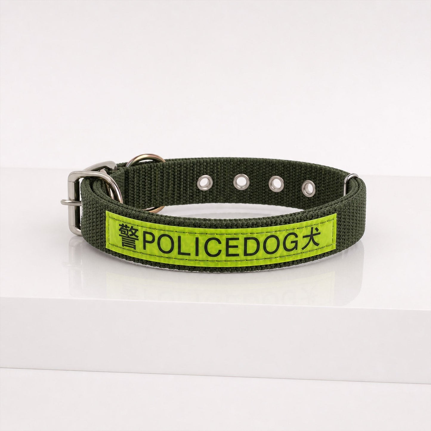 Size guide illustration for choosing the correct heavy duty nylon dog collar.