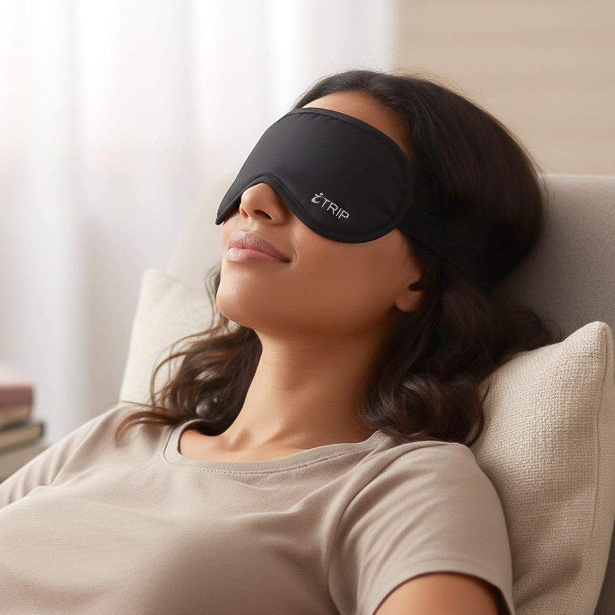 Sleep Eye Mask – Light Blocking & Adjustable Fit – detail view