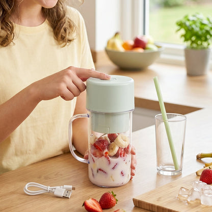 Portable Electric Juicer – Compact & Rechargeable – close-up