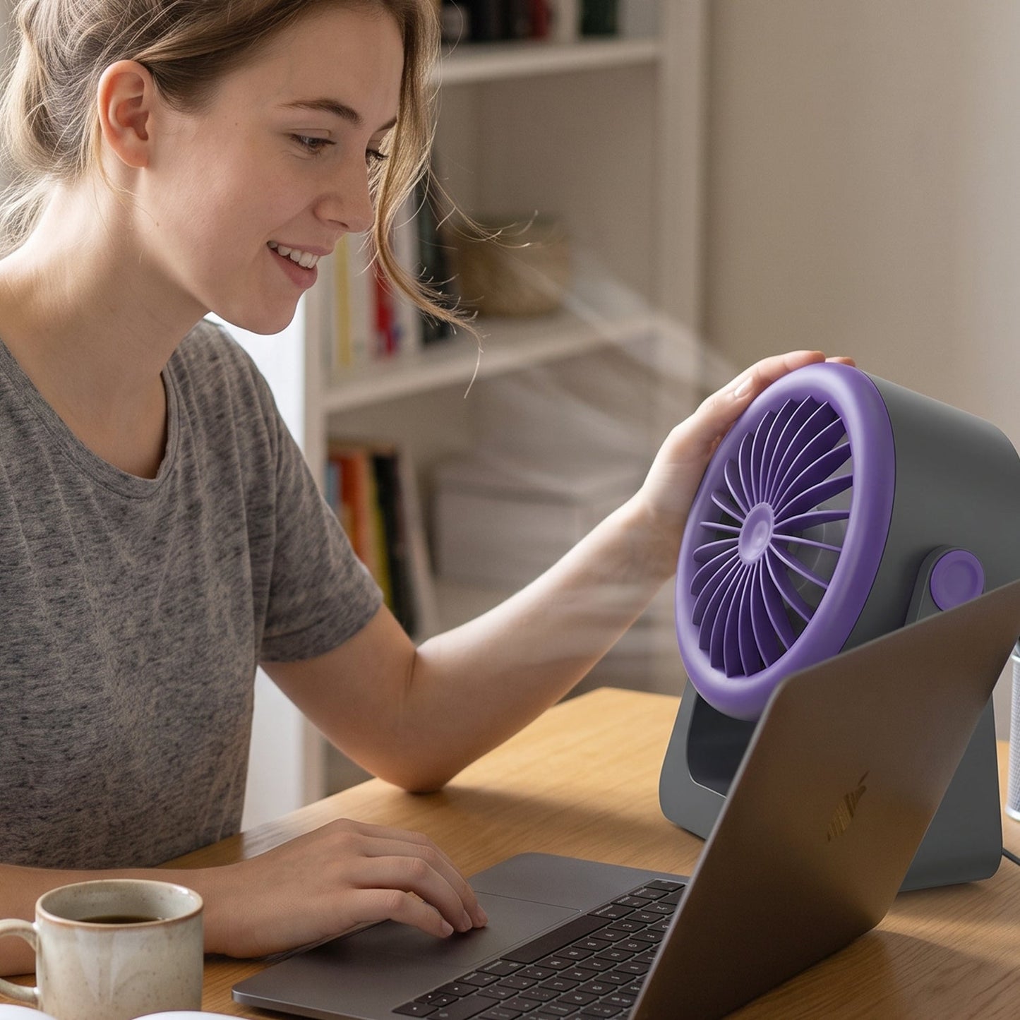 Compact USB powered fan for desk, bedside and travel