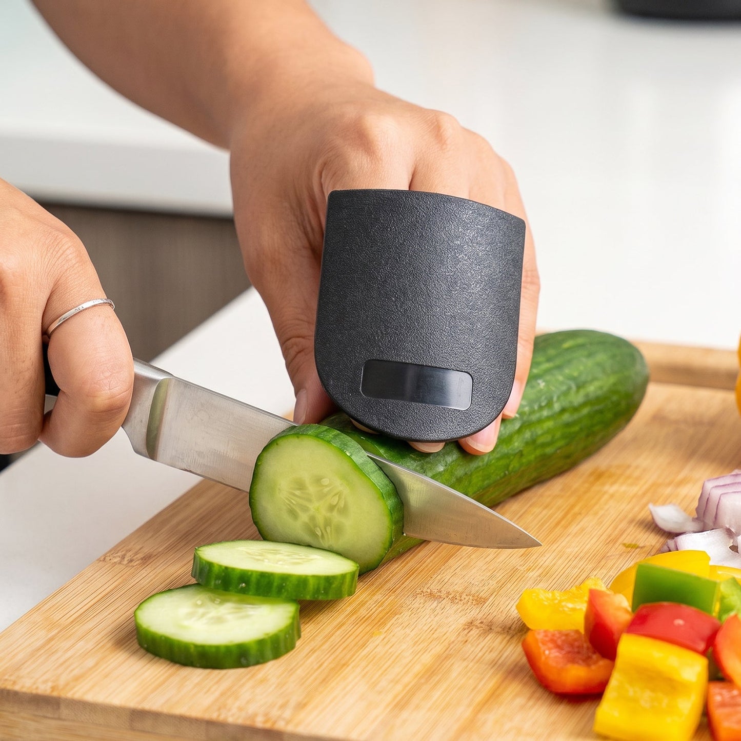Finger Guard Protector Kitchen Cutting Chopping Safety Tool Mixed Color (1 Pc) view 8