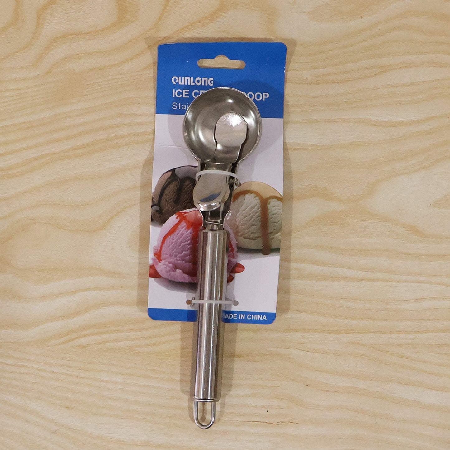 Heavy duty ice cream and cookie dough scoop with squeeze trigger